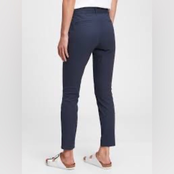 GAP Signature Skinny Ankle Khaki Pants - Picture 5 of 9